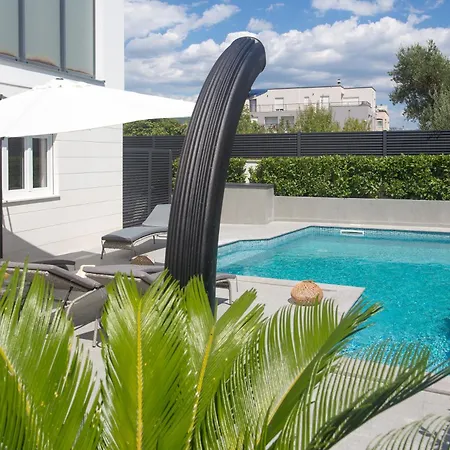 Solis - Private Heated Pool *