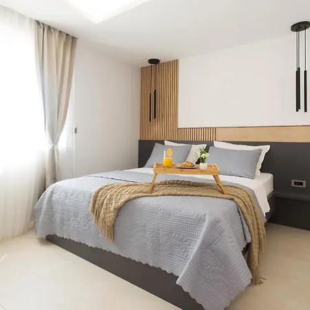 Apartment Solis - Private Heated Pool