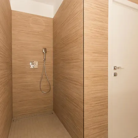 Solis - Private Heated Pool Apartment Kastela