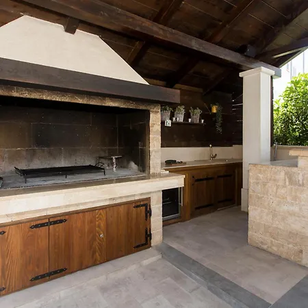 Solis - Private Heated Pool