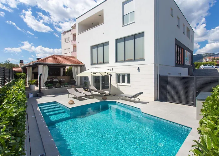 Appartamento Solis - Private Heated Pool Kaštela